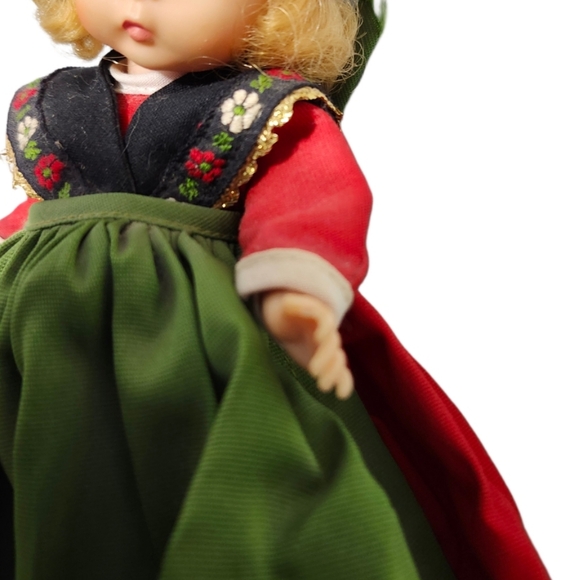 Madame Alexander Doll Swedish Girl Vintage Embroidered detail Jointed knees - Picture 15 of 16